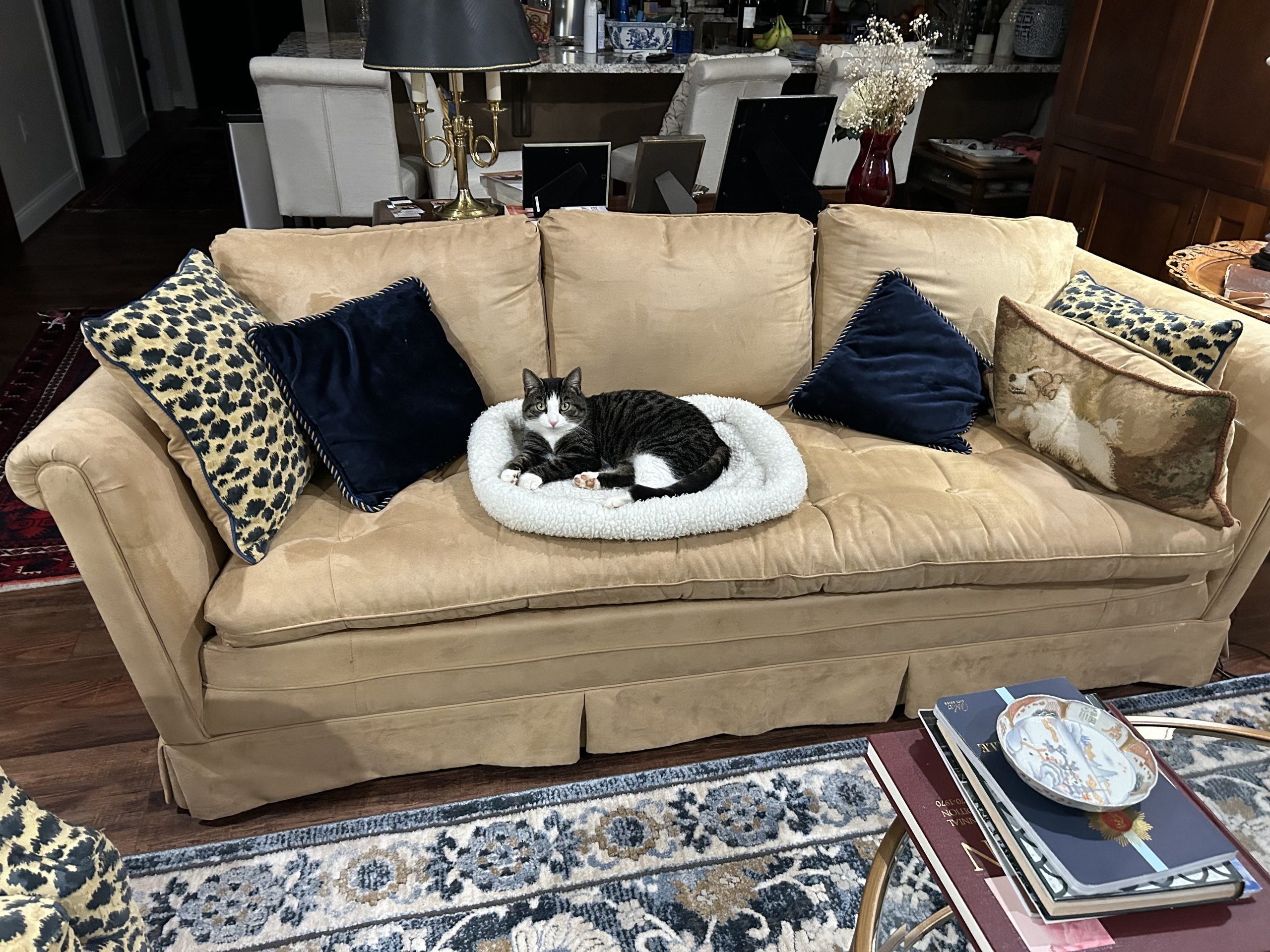 Elise making the decor complete